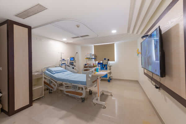 Delux room for patient at Blue Bliss Hospital
